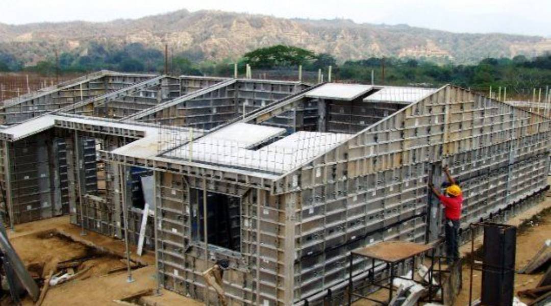 RECOMENDACIONES SOBRE FORMALETAS Y DESMOLDANTES PARA LA APLICACIÓN DE CONCRETOS DE COLOR