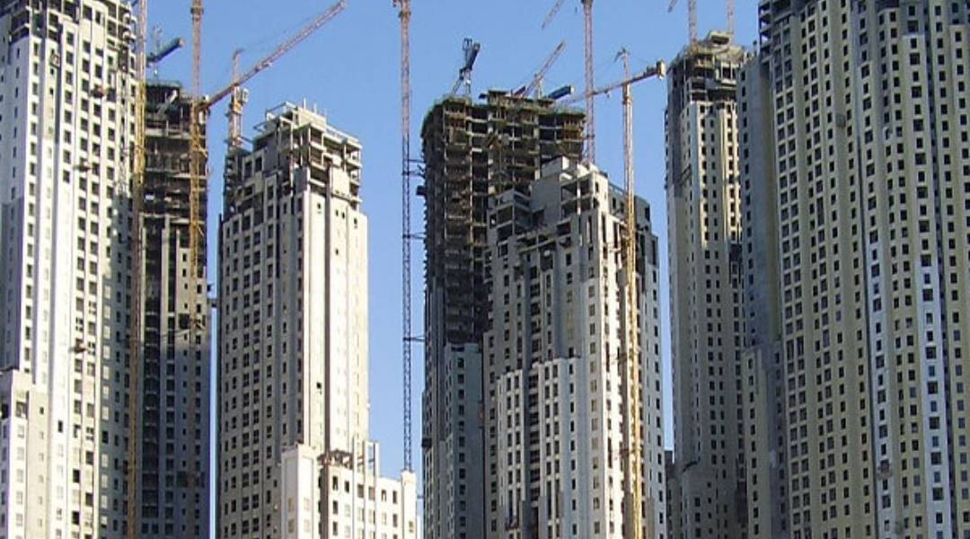 SEPARACIÓN ENTRE ESTRUCTURAS DE EDIFICIOS ADYACENTES POR CONSIDERACIONES SÍSMICAS, OBEDECIENDO A LA NSR-10.