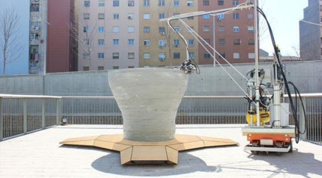 TRIO DE ROBOTS QUE IMPRIMEN ESTRUCTURAS EN 3D