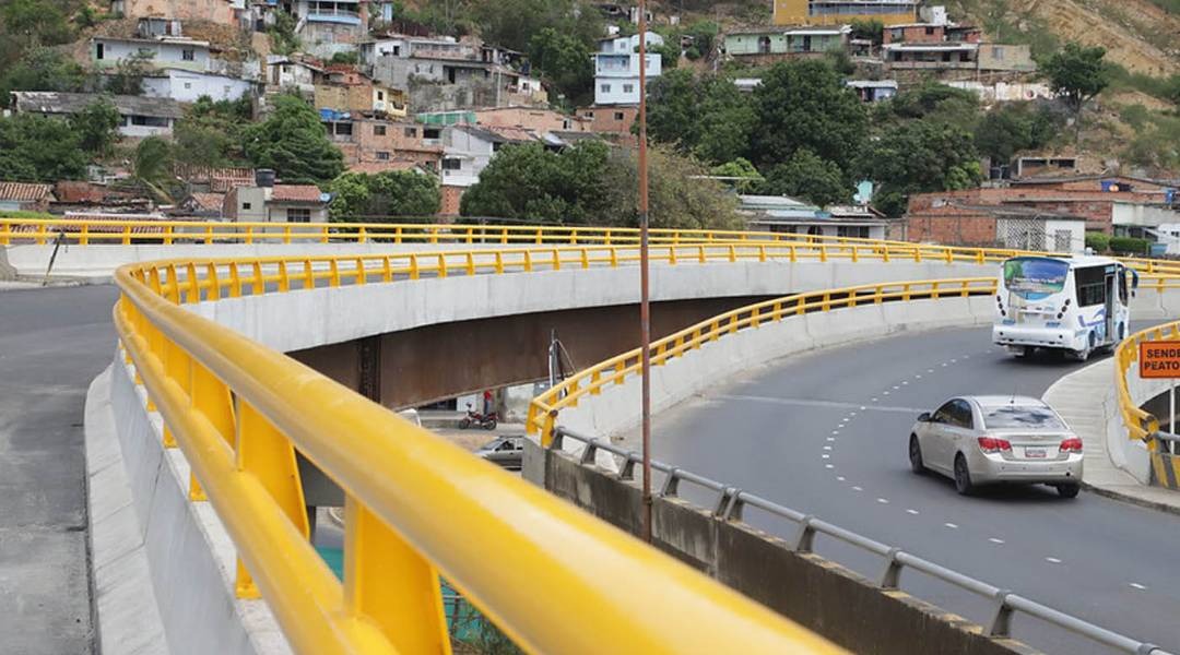 PANEL ABORDA LOS RETOS EN LA PLANIFICACIÓN Y MANTENIMIENTO DE PUENTES EN COLOMBIA